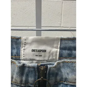 NWT One Teaspoon Sz 26 Bridgette Flap Pocket High Rise Zip Distressed Jean Short thumbnail 4