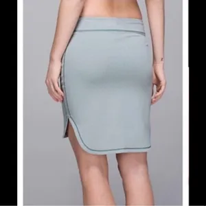 Lululemon city skirt high low size 10 thumbnail 7