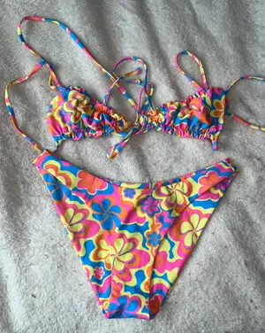 Kulani Kinis Set thumbnail 1