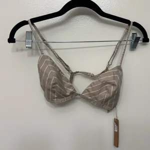 SKIMS Cotton Poplin Triangle Bralette | Women’s Minimal Lingerie Top thumbnail 4