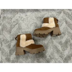 Ugg Brooklyn Sunburst Chestnut Suede Platform Boots Women's Size 10 thumbnail 4