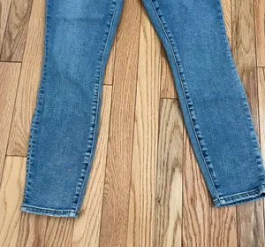 Abercrombie & Fitch The Super Skinny Mid Rise jeans. Size 27/4 thumbnail 3