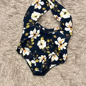 Beach Riot X Stone Cold Fox Classy Sexy One Piece Floral Cheeky Swim Suit Medium thumbnail 3