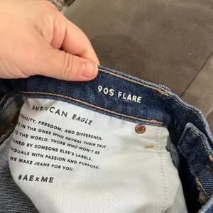 American Eagle 90s Flare Jeans 16 Short Comfort Stretch Waist Distressed‎ Hem thumbnail 9