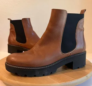 Anthropologie Stompy Chelsea Tan Leather Chunky Heeled Boots Size 40 Spain Made thumbnail 1