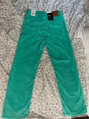 Levi's Ribcage Straight Ankle Cord Jeans thumbnail 1