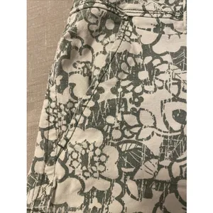 Aeropostale Womens Floral Chino Shorts Olive Green‎ cream Y2K Size 9/10 Low Rise thumbnail 2