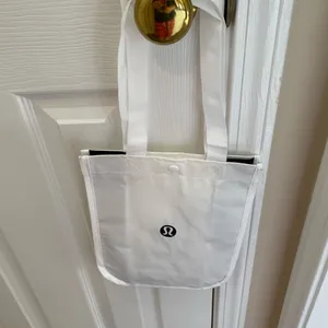 Reusable Lululemon Bag thumbnail 4