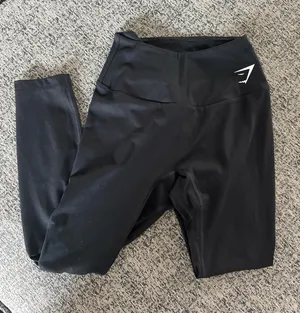 Women’s Gymshark Leggings Crop thumbnail 1