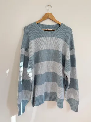 NEW Hollister Crewneck Sweater in Blue Stripe Size Large Women’s NWT thumbnail 2