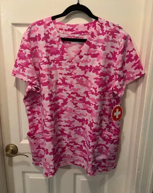 Pink heart camouflage print scrub top thumbnail 1