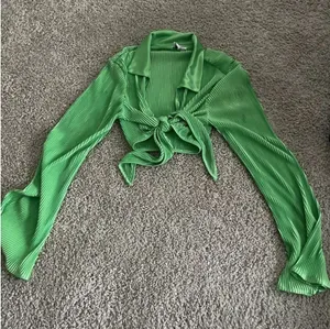 Princess Polly green tie up top size 8 thumbnail 2