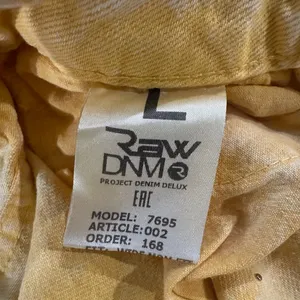 Yellow Pearl-Studded Denim‎ Jeans – Women’s Size L. NWT thumbnail 13