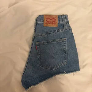 Levi’s 501 shorts thumbnail 2