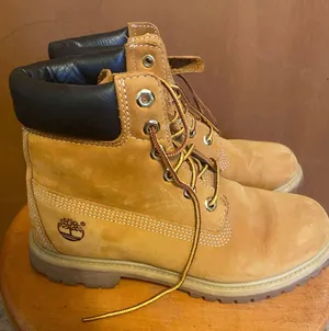 Boots thumbnail 1