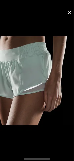 Hotty Hot Lululemon Shorts 2.5" Low-Rise thumbnail 3