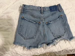 Abercrombie & Fitch The mom short High rise thumbnail 2
