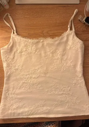 Abercrombie Bra Free Cami Tank thumbnail 1