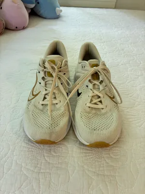 Nike Athletic Shoes Women’s thumbnail 2