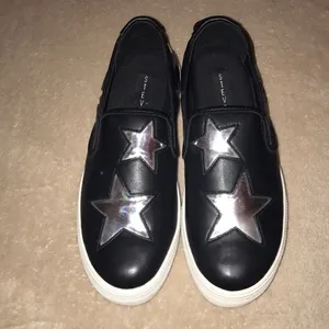 ✨Steven by Steve Madden Black Silver Star slip ons thumbnail 2