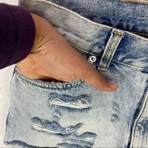 Zara Womens Shorts Size‎ 4 Distressed Light Wash Denim High Rise Cutoff Festival thumbnail 4