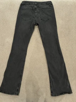 Forever 21 Low-Rise Bootcut Jeans thumbnail 6