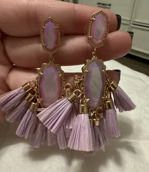 Earrings thumbnail 1