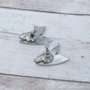 Vintage Screw On Earrings Arrow Shape - Fair Condition thumbnail 6