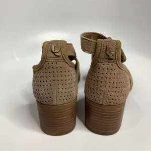 Koolaburra‎ by UGG perforated heeled sandals size 6.5 thumbnail 6