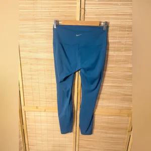 Nike yoga blue leggings pants woman’s large EUC thumbnail 2
