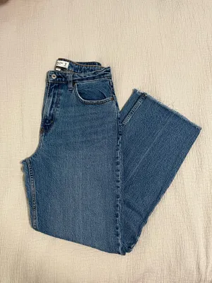 Abercrombie Curve Love High Rise 90s Relaxed Jean thumbnail 2