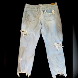 American Eagle 🦅 Mom Jeans thumbnail 2