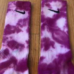 Tie Dye Crew Socks Pink thumbnail 3