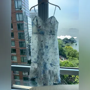 Beautiful Memories White Floral Print Trumpet Midi Dress - Size L thumbnail 10