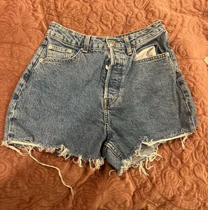 Divided Raw-Hem High-Waist Denim Shorts - Blue thumbnail 1