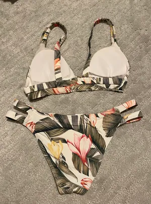 Tilly's Floral Bikini thumbnail 4