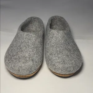 Kyrgies Women's Gray Felted Wool Slip-On Slippers thumbnail 4