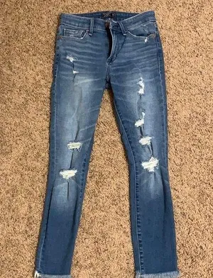 NEVER BEEN WORN- Abercrombie jeans thumbnail 1