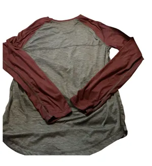 American Eagle 360 Extreme Flex Raglan Shirt Mens Small Gray Burgundy Long Sleeve thumbnail 1