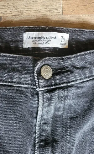Abercrombie Straight Leg Jeans thumbnail 6