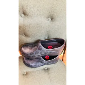 Crocs Neria Pro II slip in black cheetah loafers comfort waterproof clogs sz 6 thumbnail 3