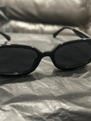 Quay Black Oval Sunglasses Could Never NWT thumbnail 7