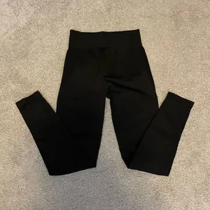 Gym Shark Leggings - Black thumbnail 1
