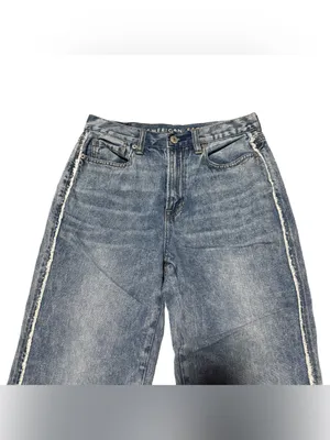 American Eagle Mom Jean Women's 2 Denim Raw Hem Straight Leg Light Wash Casual thumbnail 4