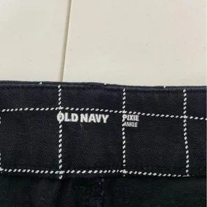 NWOT | Old Navy women’s checkered‎ pixie ankle length pants — size 4 thumbnail 7