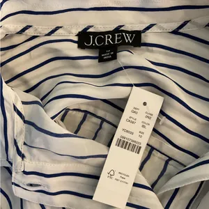 NWT J crew Sheer popover top in crepe de chine Sz 10 Sold Out - tear in front thumbnail 9