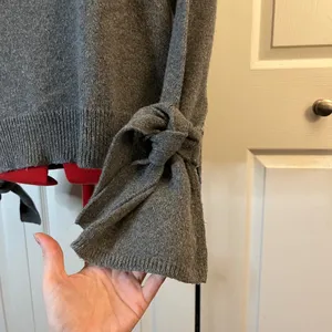 Tie-Cuff Pullover Sweater M thumbnail 6