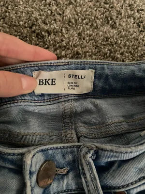 Buckle Low-Rise Jeans BKE thumbnail 2