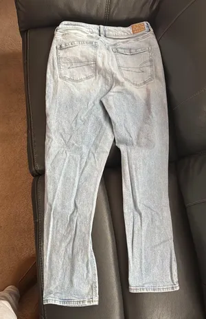 American Eagle Mom Jeans thumbnail 2