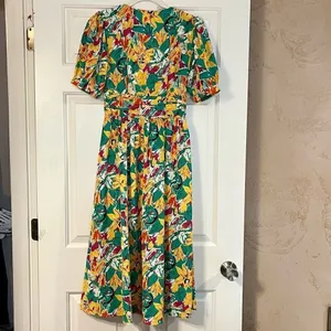 NWT Pink Martini Multicolor Floral V-neck Puff Sleeved Midi Dress thumbnail 3
